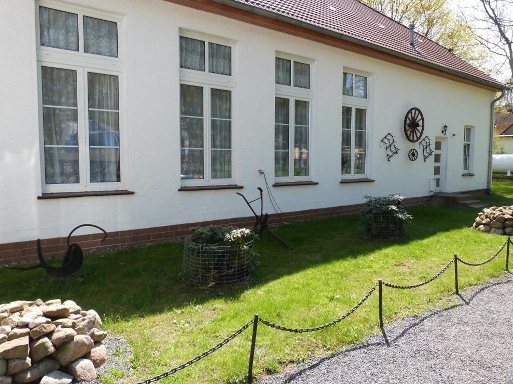 Landhaus Dargelin Hotel Behrenhoff Exterior photo